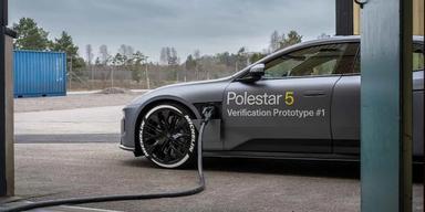 Polestar har testladdat sin nya Polestar 5-prototyp från 10-80 procent på enbart 10 minuter.