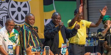 Brottsligheten är skyhög i Sydafrika, vilket kan tvinga in det styrande partiet ANC i en koalitionsregering