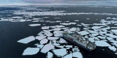 Forskningsfartyget RV Kronprins Haakon i Arktis används för att studera hur djuphavsgruvdrift påverkar havets ekosystem.