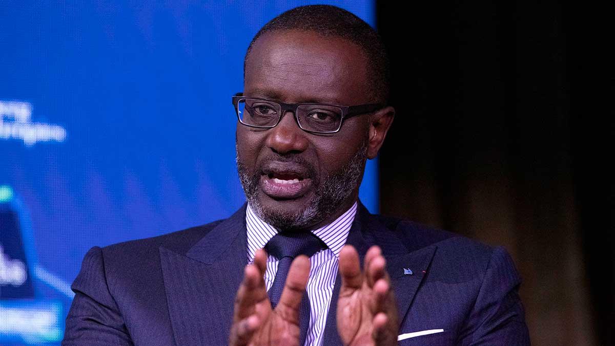 Credit Suisses vd Tidjane Thiam (bilden) avgår som en följd av spionskandalen på den schweiziska investmentbanken. (Foto: TT)