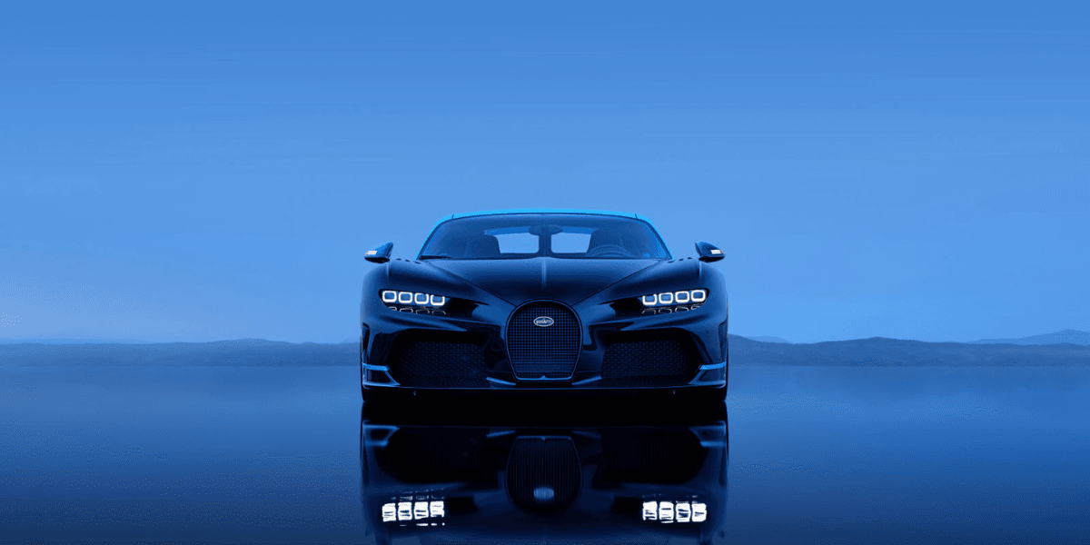 Bugatti Chiron L'Ultime. Den välkända fronten speglar sig i sin egen glans. (Foto: Bugatti)