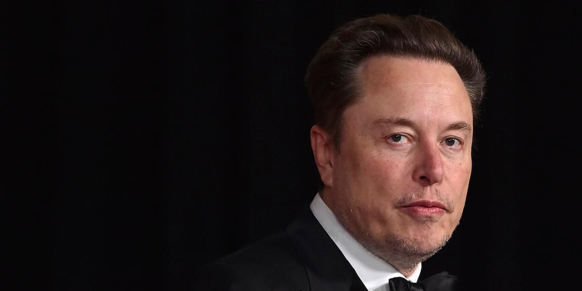 Bilden föreställer Elon Musk. En grupp advokater kräver Tesla på 7 miljarder dollar i ersättning för att ha stoppat en utbetalning till Elon Musk på 56 miljarder dollar.