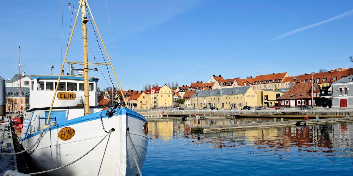 Bilden föreställer en fiskebåt på Gotland. Det blir allt svårare att hitta yrkesfiskare i Sverige.