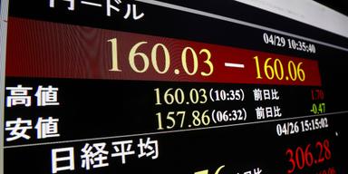 Bilden föreställer kursen på yen, Japans valuta. Den japanska ekonomin går fortsatt trögt.