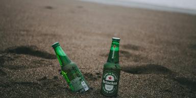 Öl på stranden.