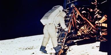Klockan 21.17, den 20 juli 1969 blev de de första människorna på månen. Få ögonblick har förändrat världen på samma sätt.