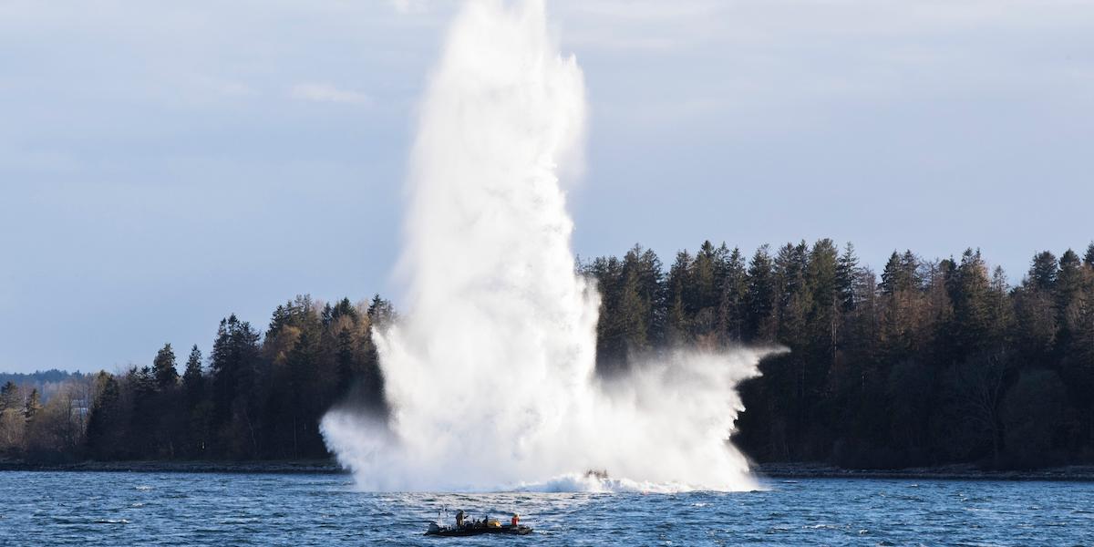 En sjömina exploderar. Sverige satsar på sjöminor.