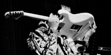 Jimi Hendrix med Stratocaster. Nu firar gitarren 70 år