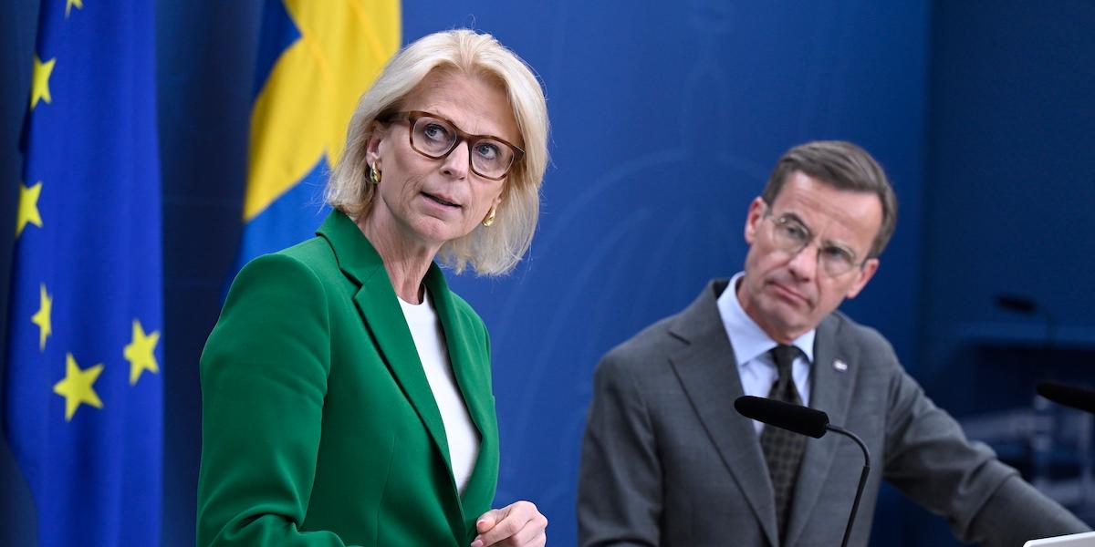 Finansminister Elisabeth Svantesson och Statsminister Ulf Kristersson. Regeringen går vidare med ett nytt förslag som ska stoppa bidragsfusk.