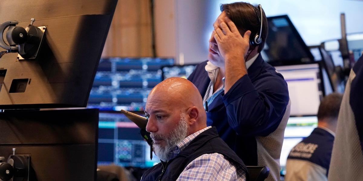 Röda siffror på Wall Street som ett resultat av Trumps tullar.