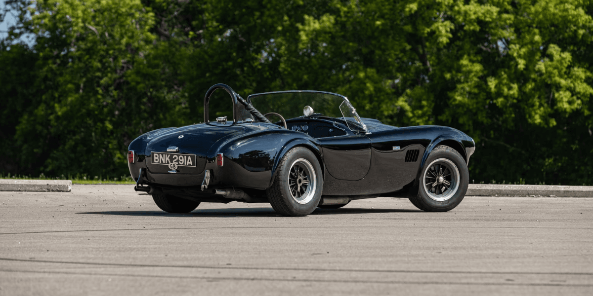 Läge att skaffa en Shelby Cobra som körts av McQueen själv. (Foto: Mecum auctions)