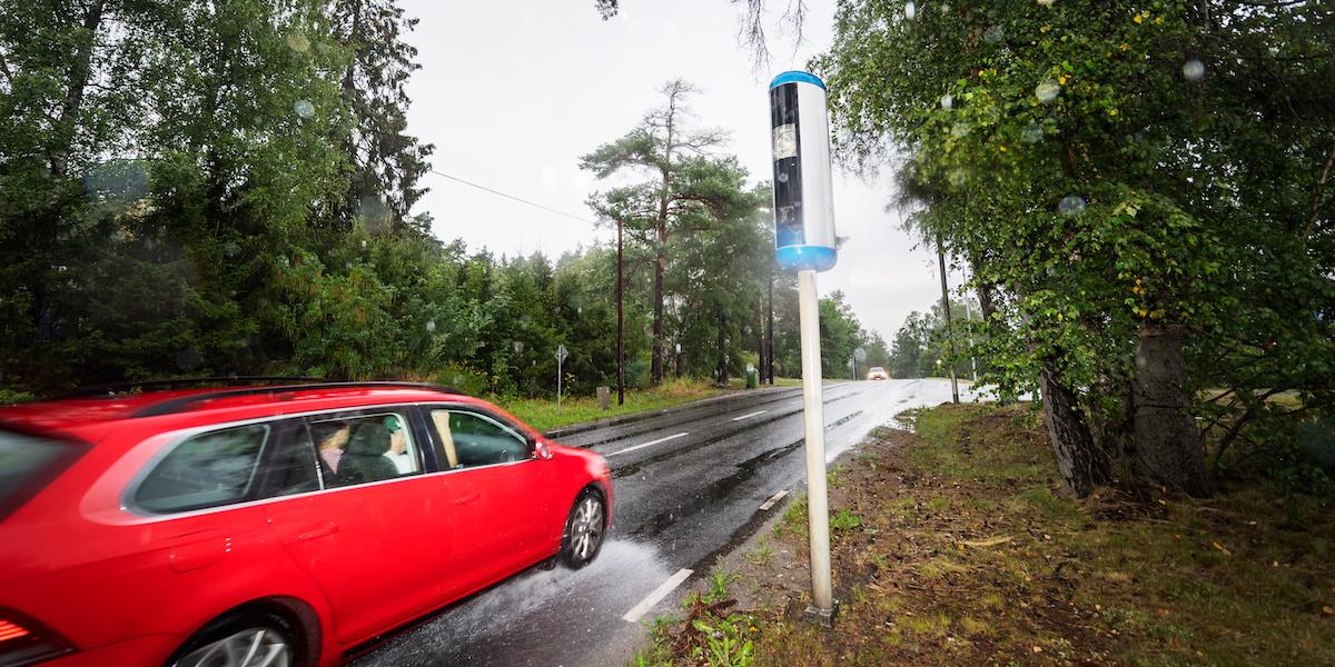 Fartkameran. Ett vanligt inslag på de svenska vägarna, men även ett föremål för grov stöld om det vill sig illa.