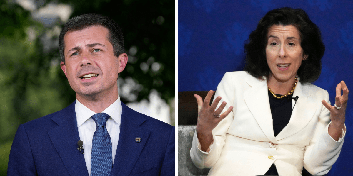 Handelsminister Gina Raimondo och transportminister Pete Buttigieg i Biden-administrationen vill se ett totalt stopp för bilar med kinesisk mjukvara i USA. (Foto: Sakchai Lalit/TT samt Susan Walsh/TT)