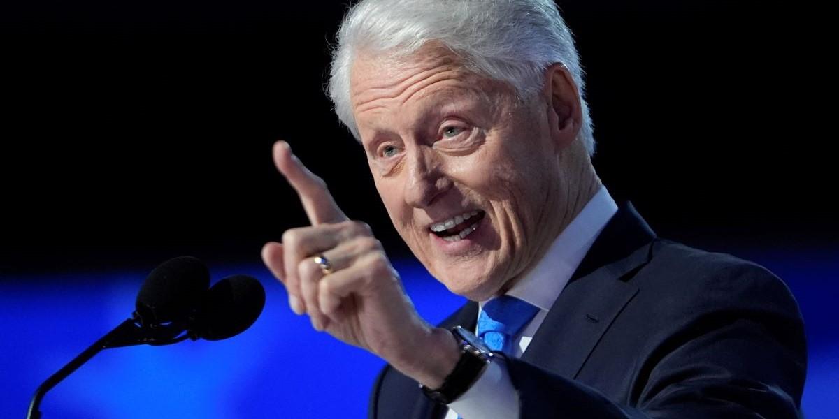 Bill Clinton kallar Trump föredöme - på en punkt