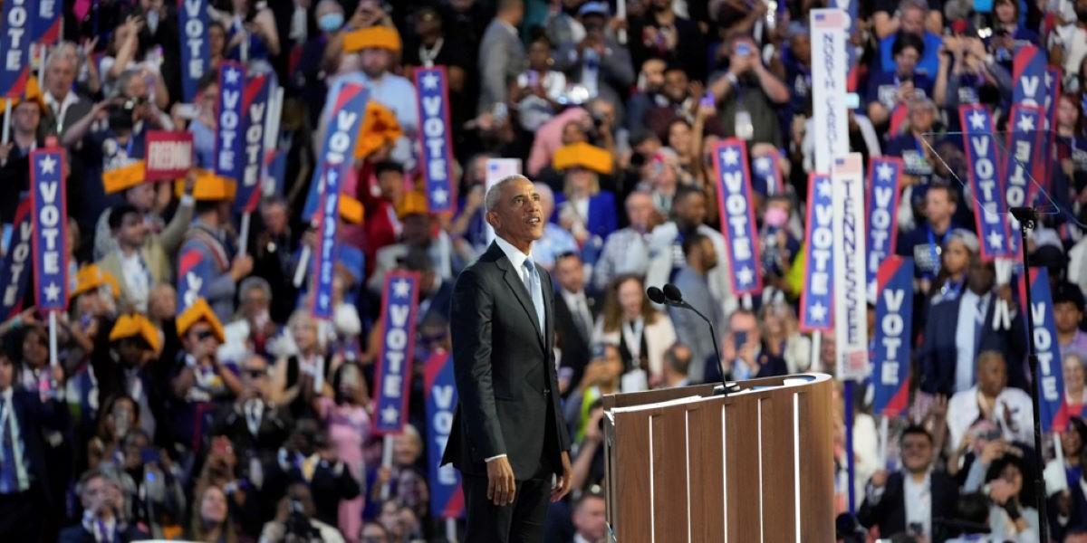 Barack Obama hyllar Harris och Biden