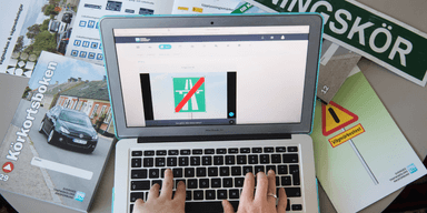 Transportstyrelsen kommer med nya förslag för körkortsubildningen. (Foto: Fredrik Sandberg/TT)
