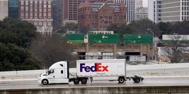 Budfirman FedEx släppte igår sin kvartalsrapport där man skruvar ned prognosen för resten av året. En klassisk signal för ekonomin som helhet som börsen inte brukar gilla.