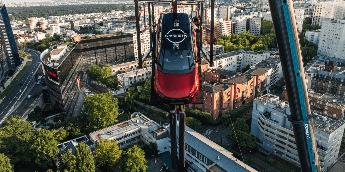 Hisnande rekord när Nissan kastar sig ut i luften. (Foto: Nissan)