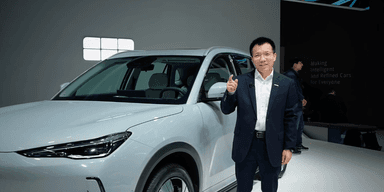 Mässan i Tyskland bjuder på en del kul. Här är Geelys nya EX5 som ska lanseras globalt. (Foto: Geely Auto, skärmavbild Youtube)