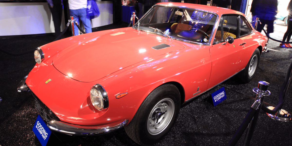 Ferrari 365 GTC i "Lipstick Coral" är verkligen en unik bil. Den stal showen på Pebble Beach Concours d’Elegance. (Foto: Supercars.net)