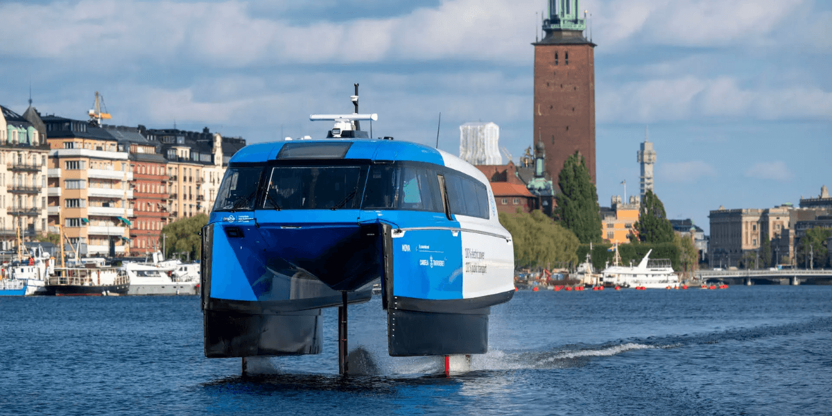 Så här ser den ut. Nova från svenska Candela som ska trafikera Stockholms vattenvägar. (Foto: Candela)