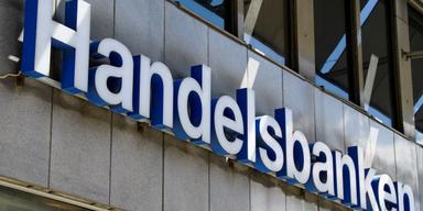 Handelsbankens analytiker tycker det är läge att sälja flera av bankaktierna på kort sikt. En av sektorkollegorna får dock ett köpråd.