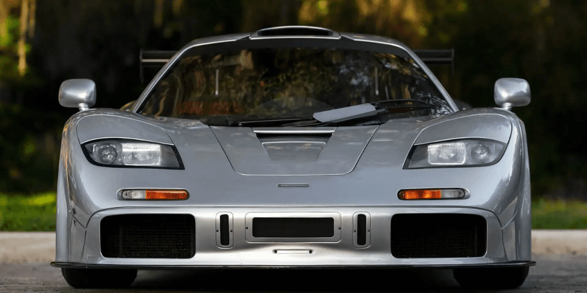 Denna McLaren F1 är tydligen en eftertraktad samlarbil bland den generationen som nu ger sig in i samlarbilsgänget. (Foto: RM Sothebys)