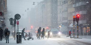 Stockholmsbörsen fortsatte svagt nedåt på onsdagen. Därmed håller den senaste veckans iskyla i sig som blåst in över den svenska börsen.