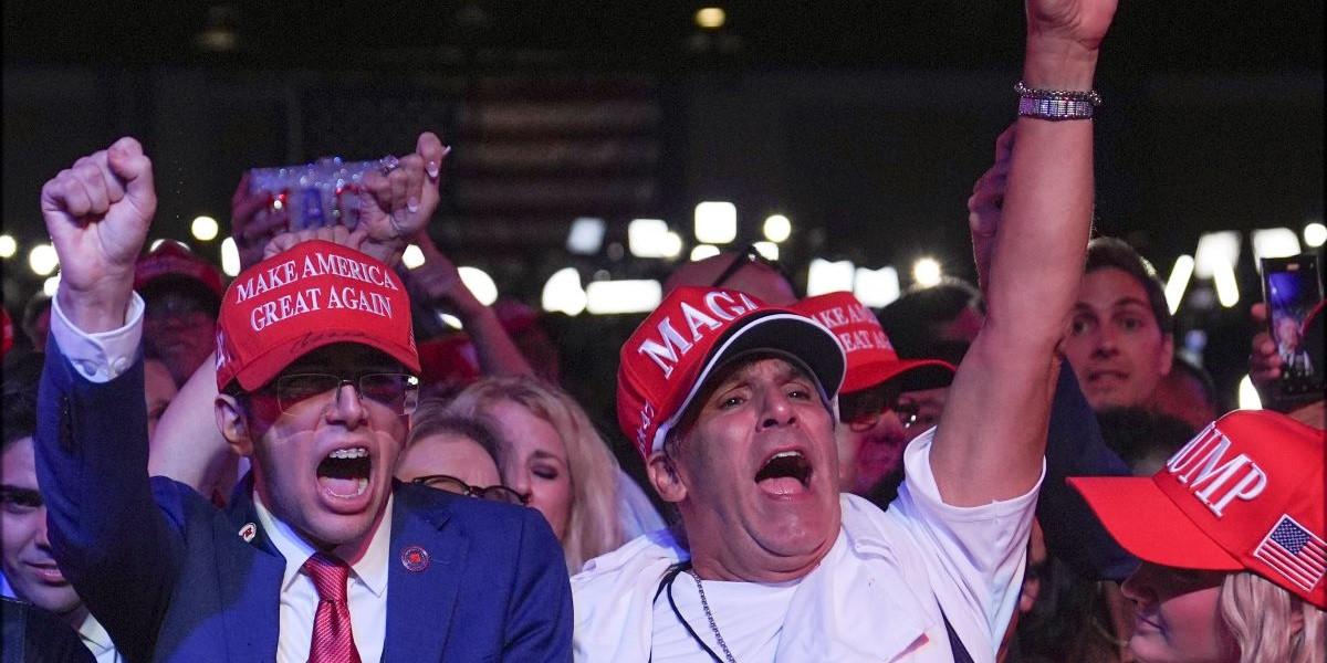 Donald Trumps republikanska anhängare jublar för vad som ser ut att bli en seger i nattens presidentval.