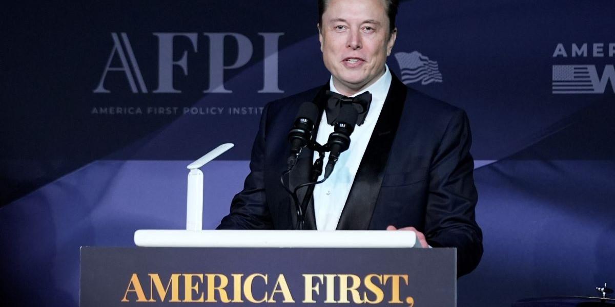 Elon Musk skärper tonen mot Open AI