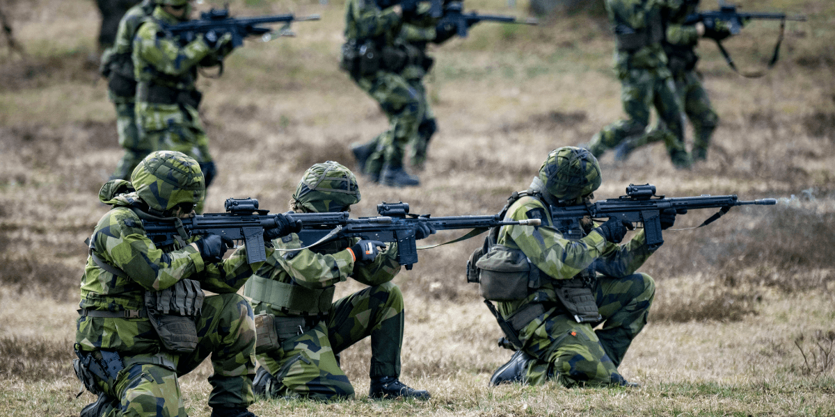 Försvaret övar med AK4C