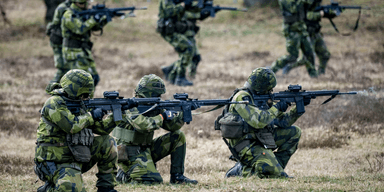 Försvaret övar med AK4C