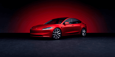 En Tesla model 3 med spänningar. (Foto: Tesla)