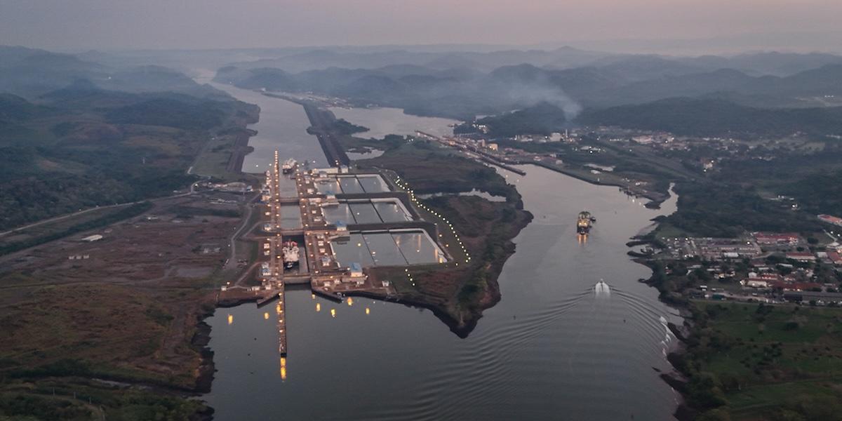 USA färdigställde Panamakanalen 1914. Panama övertog helt ansvaret för kanalen 1999. (Foto: Matias Delacroix/AP/TT)