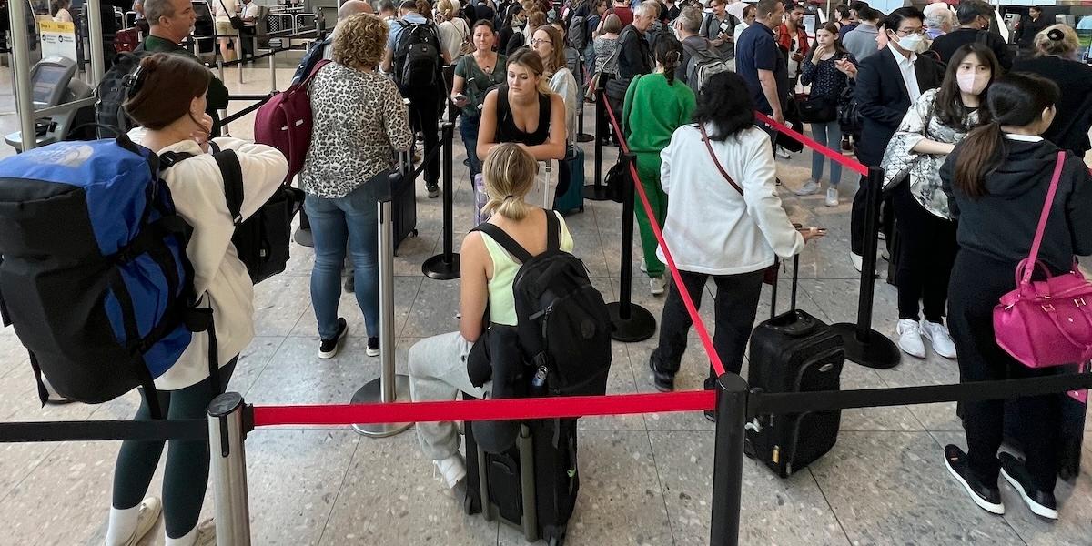 Londons Heathrow är en av världens mest trafikerade flygplatser och har upplevt bagagestrul i veckan.