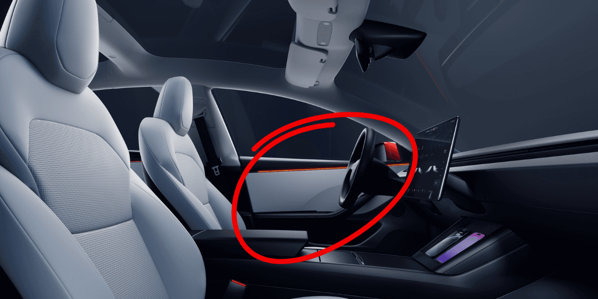 Varför ska det vara så komplicerat att nödöppna en dörr? (Foto: Tesla)