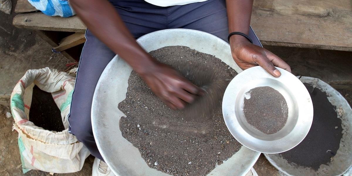 Apple anklagas för utvinning av "blodmineraler" i Kongo-Kinshasa.