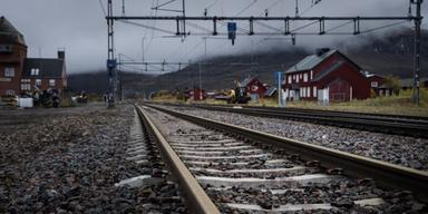 Gruvbolag tvingas vänta på ödesbesked