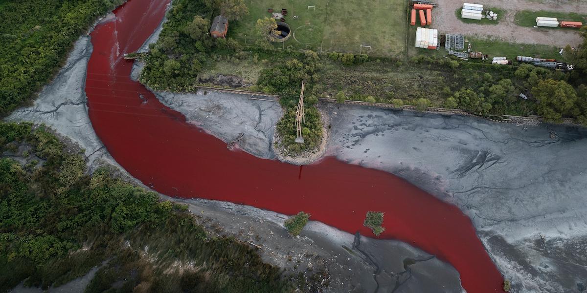 En flod täckt av blod?