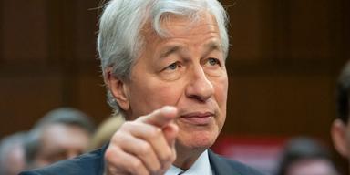 Jamie Dimon ser inga skäl att diskutera distansarbete längre (Foto: Alex Brandon/TT)