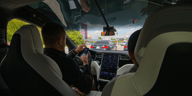 Toronto vill slå tillbaka mot USA och tar bort alla taxibilar av modell Tesla från deras program. (Foto: Getty Images)