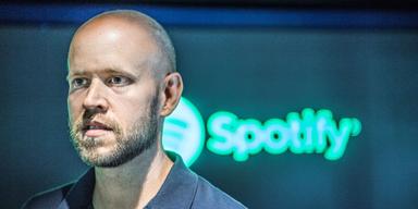 Spotify-grundaren Daniel Ek har tagit rygg på Sveriges Warren Buffett i en ny investering på börsen.