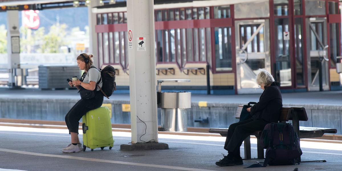 Tre busslaster per år med personer utbildade inom sjukvårdsyrken flyttar från Stockholm