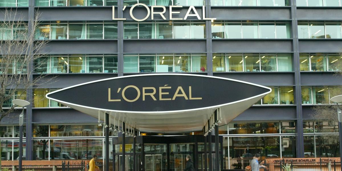 L’Oréal återkallar en hudvårdsprodukt i USA efter larm om ett potentiellt skadligt ämne. Företaget arbetar nu med en ny formula. (Foto: Michel Euler/TT)