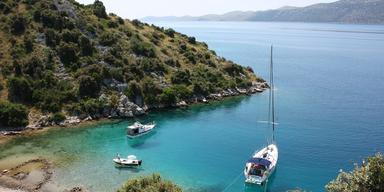 Dalmatiens klara vatten och övärld lockar många seglare.